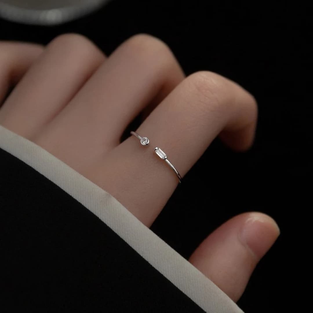 Anel Simples de Zircônia – Delicadeza e Elegância em Prata 925